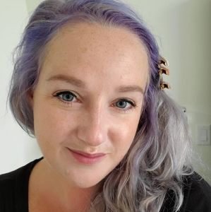 Meet your Posher, Dena